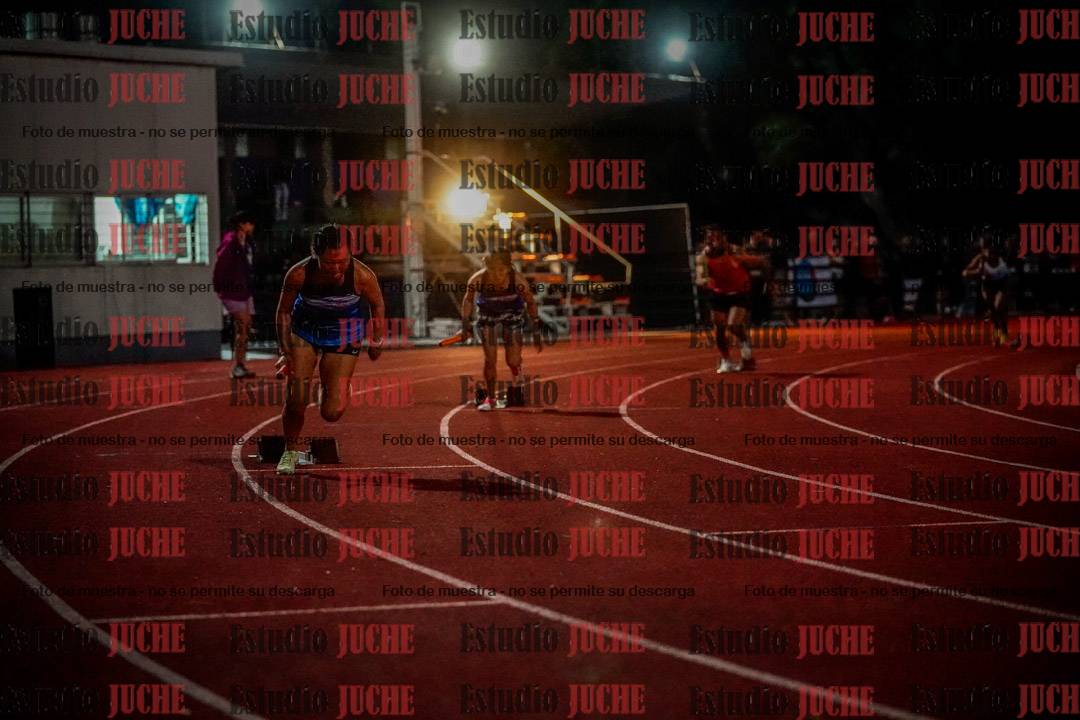 Fotos de las postas 4x100 m mixtas