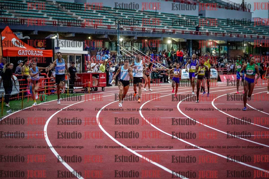 Fotos de los relevos 4x400 m mixtos