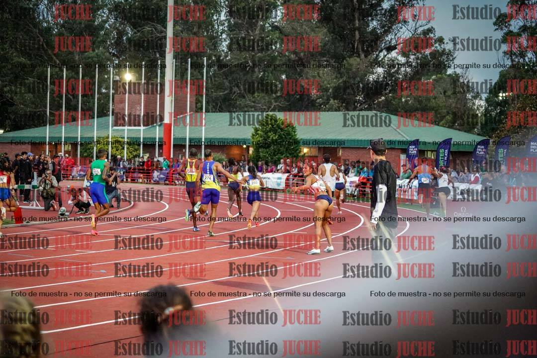 Fotos de los relevos 4x400 m mixtos