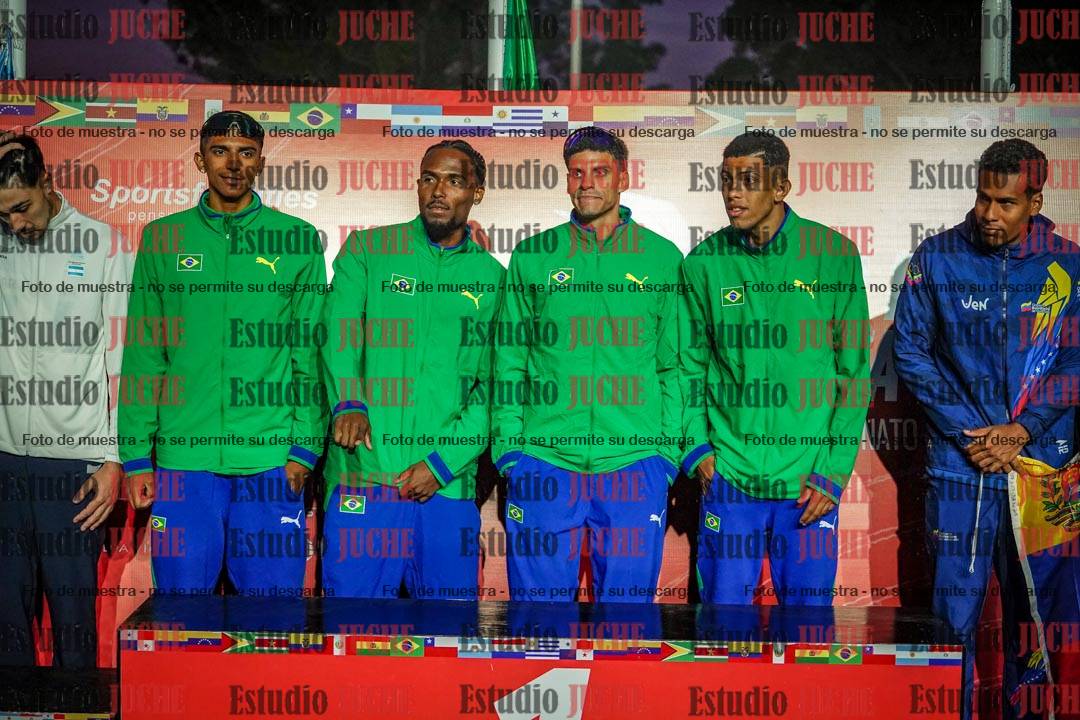 Fotos de algunos extras y podios del día 3