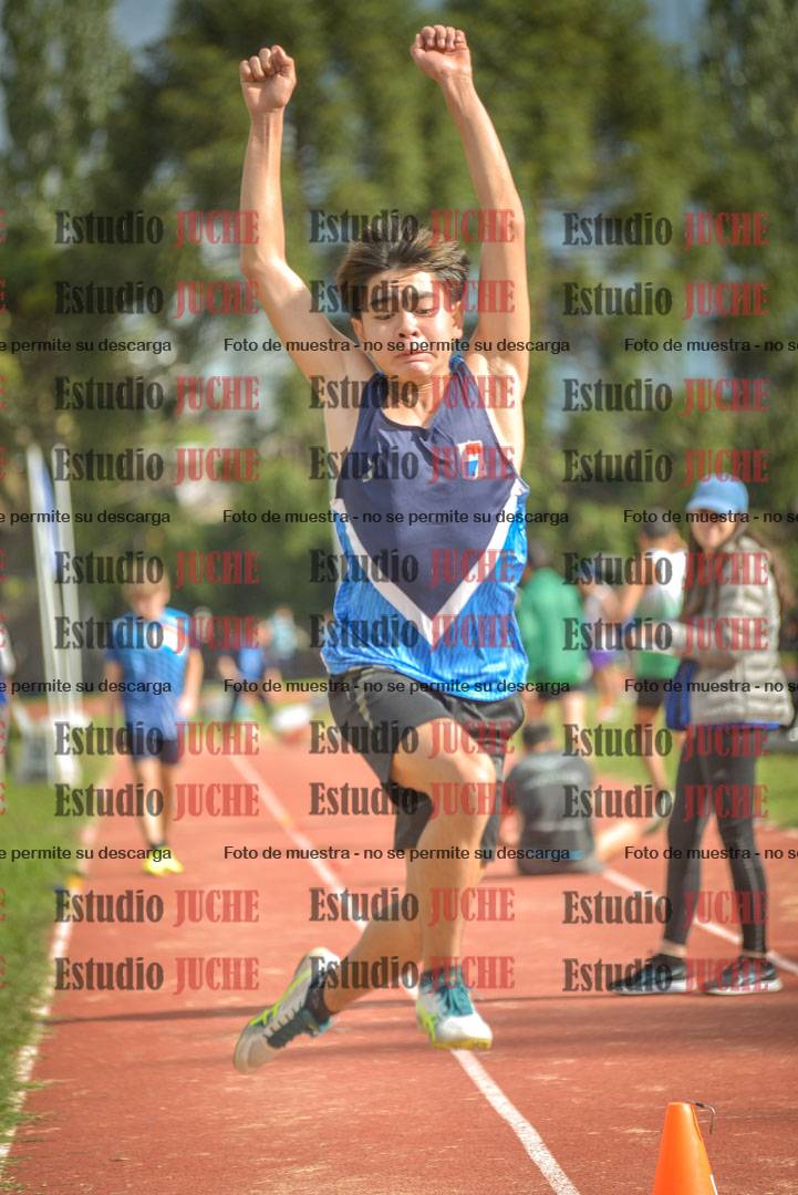 Fotos del salto en largo - varones U16