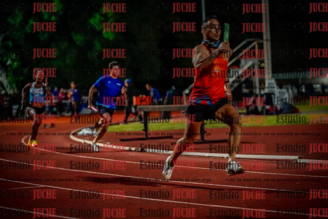 Fotos de las postas 4x100 m mixtas