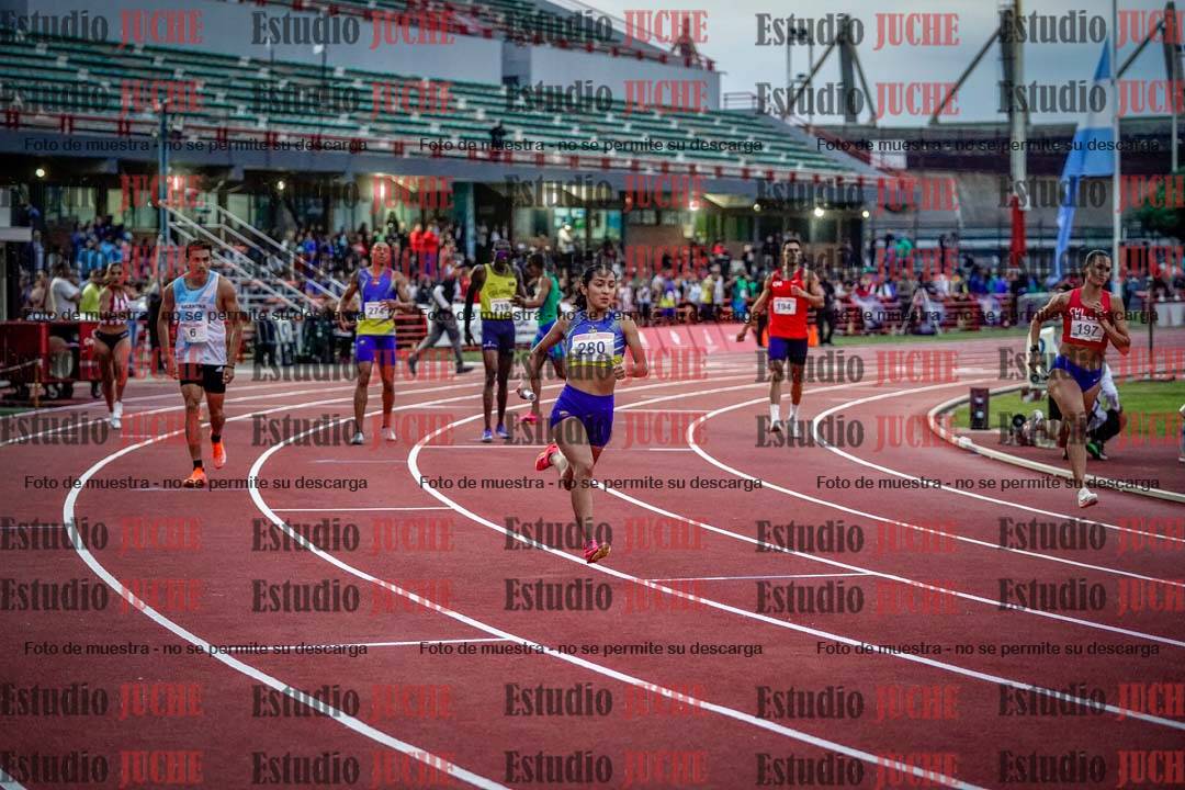 Fotos de los relevos 4x400 m mixtos