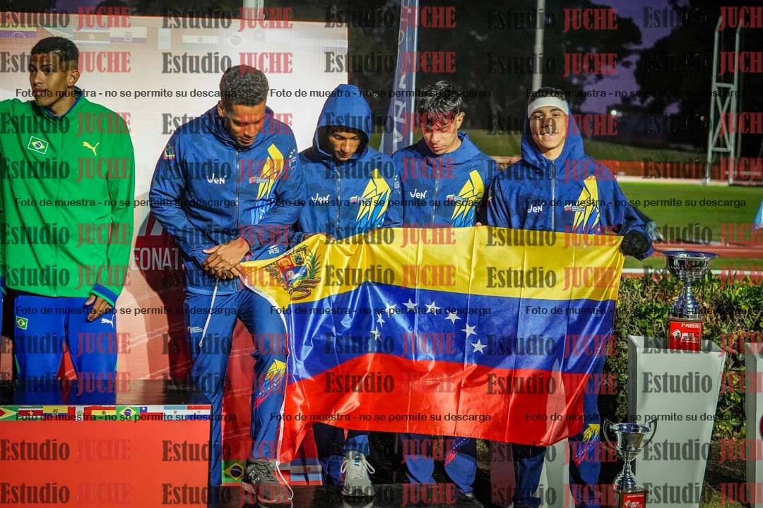 Fotos de algunos extras y podios del día 3