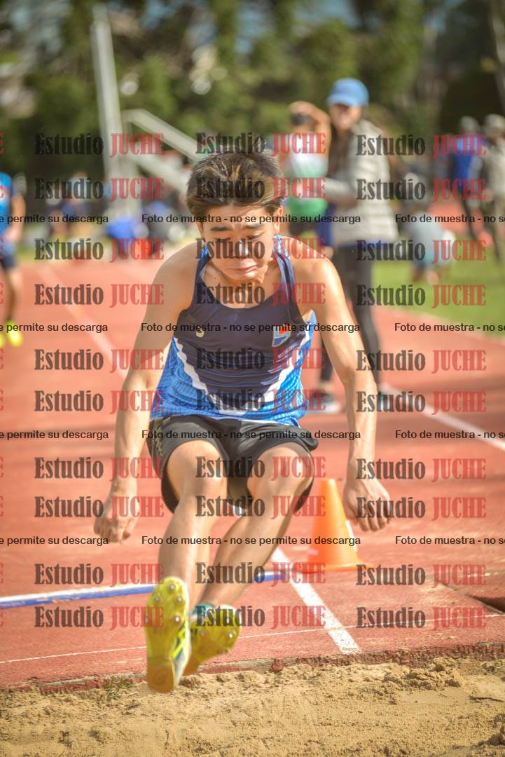 Fotos del salto en largo - varones U16