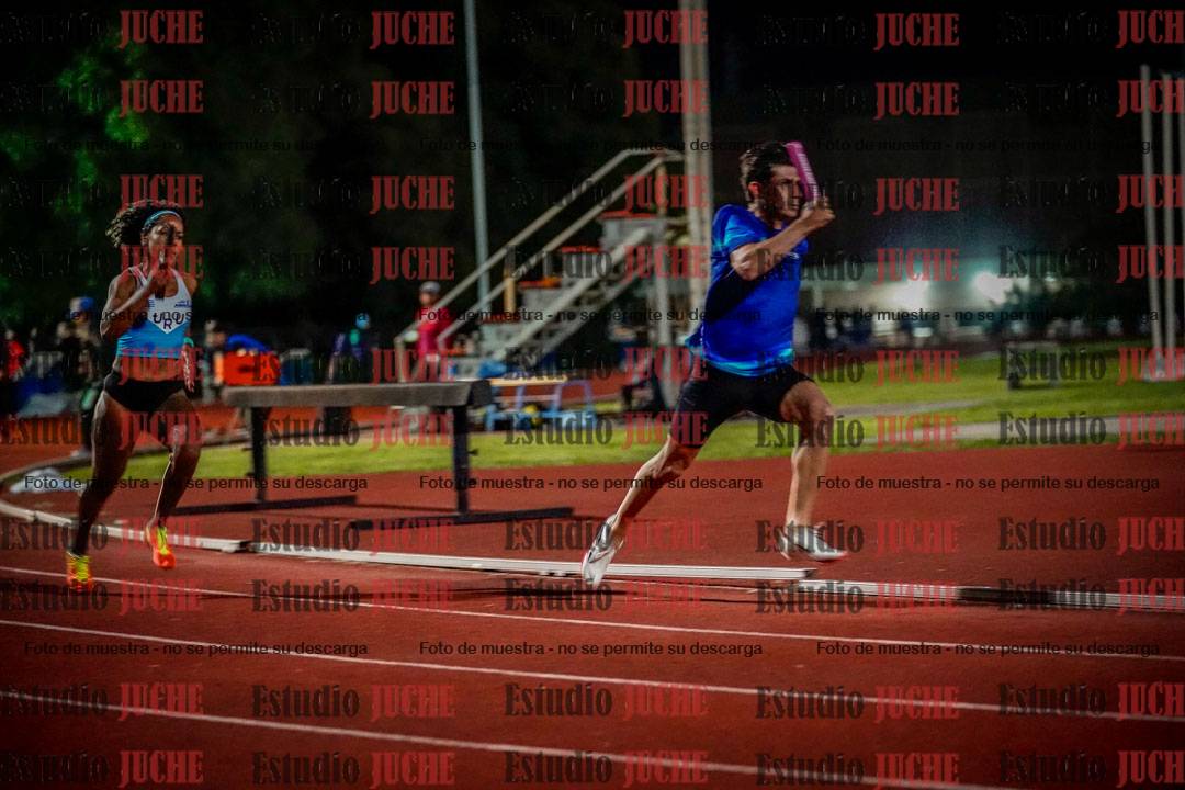 Fotos de las postas 4x100 m mixtas