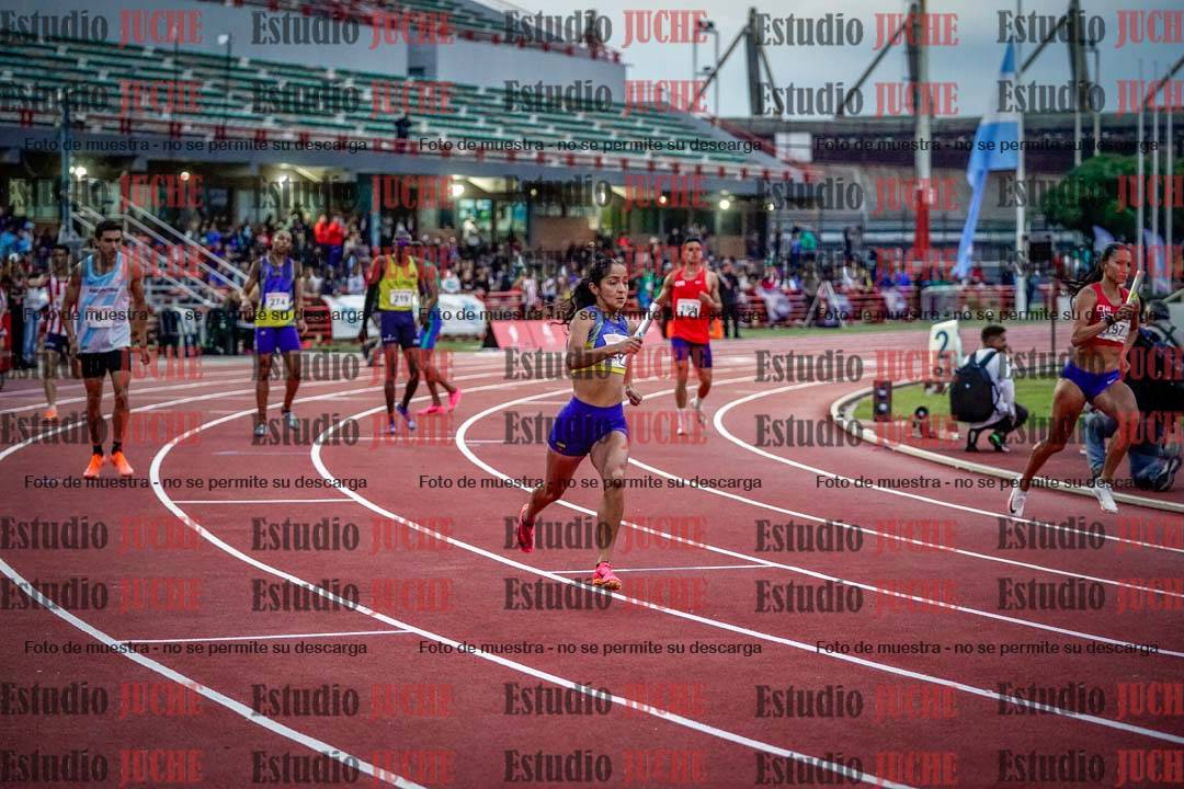 Fotos de los relevos 4x400 m mixtos