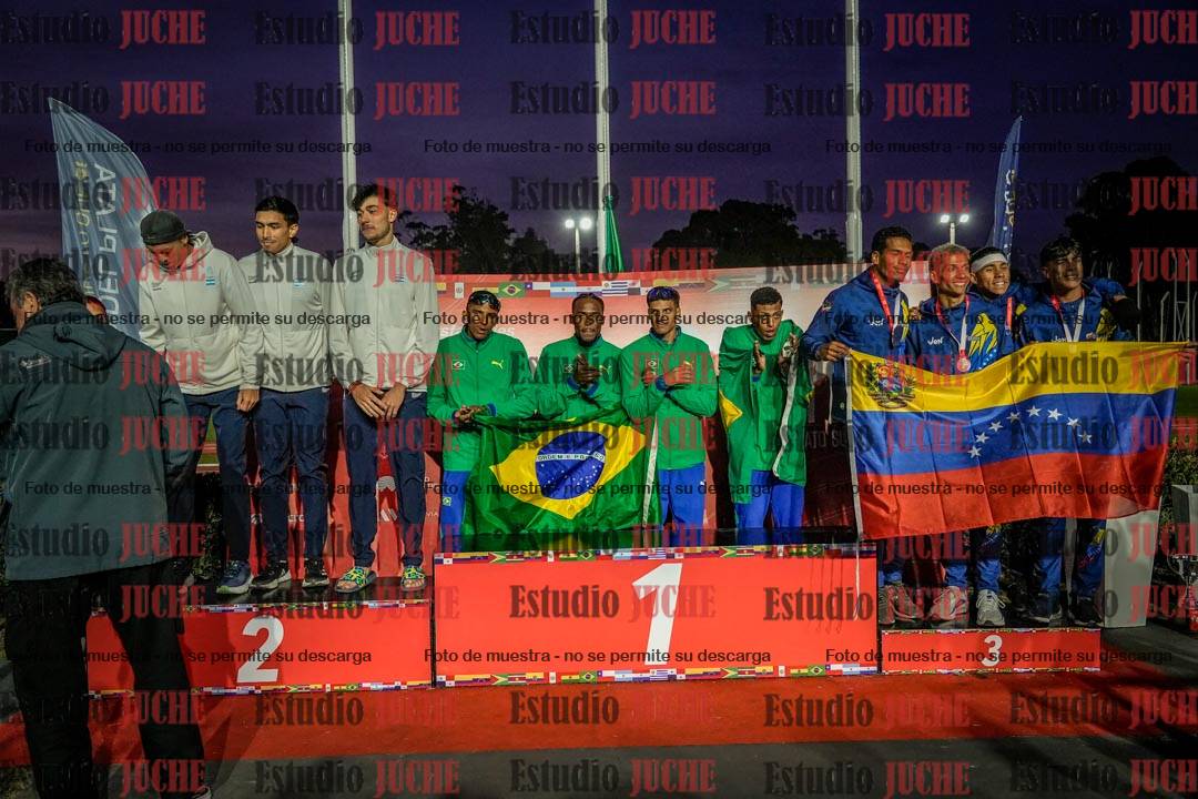 Fotos de algunos extras y podios del día 3