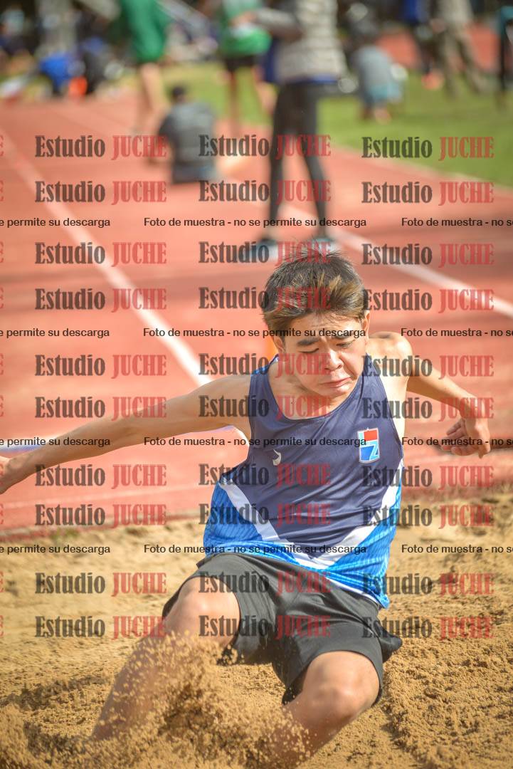 Fotos del salto en largo - varones U16