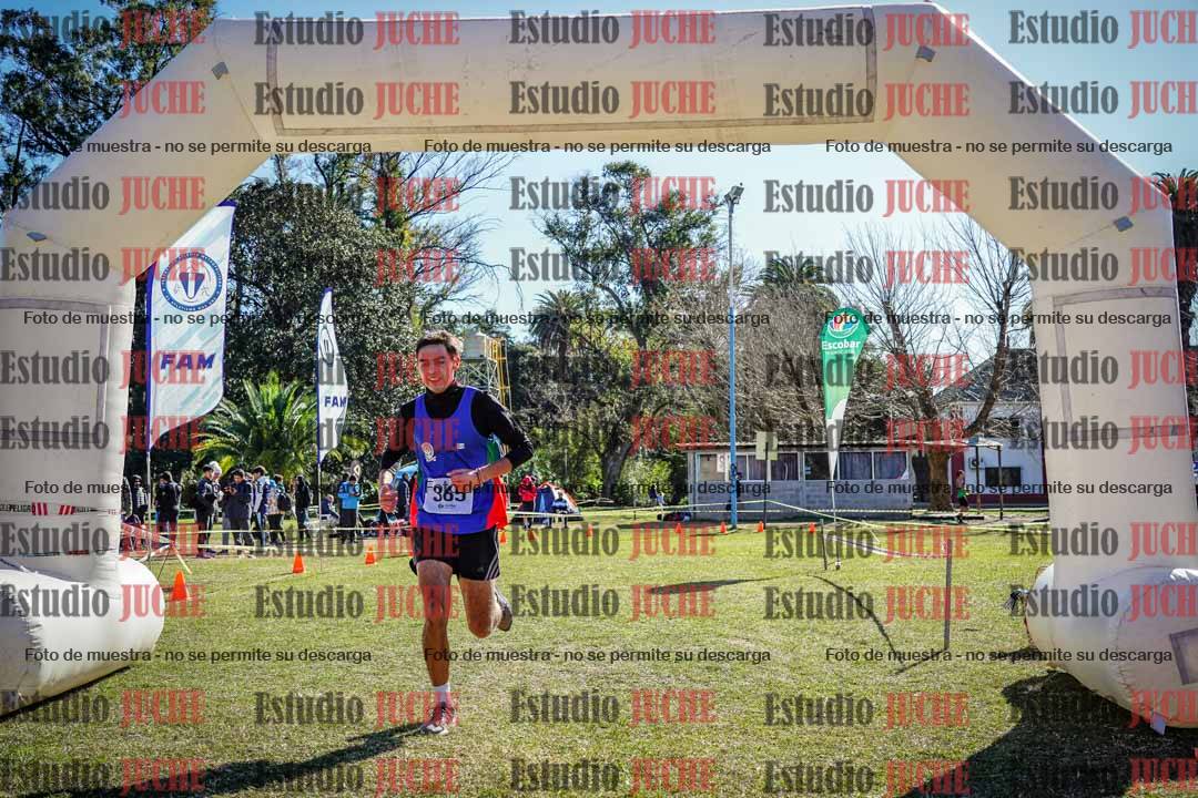Fotos de la llegada del cross de 8000 m