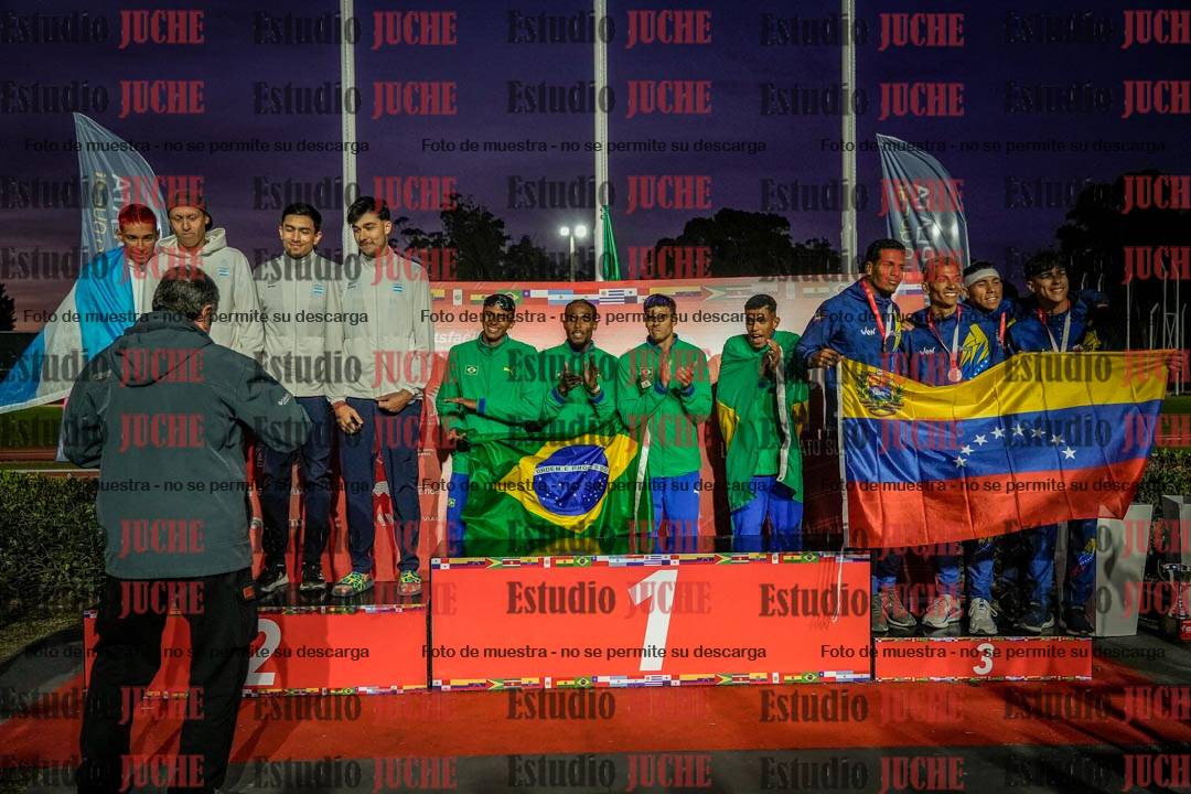 Fotos de algunos extras y podios del día 3