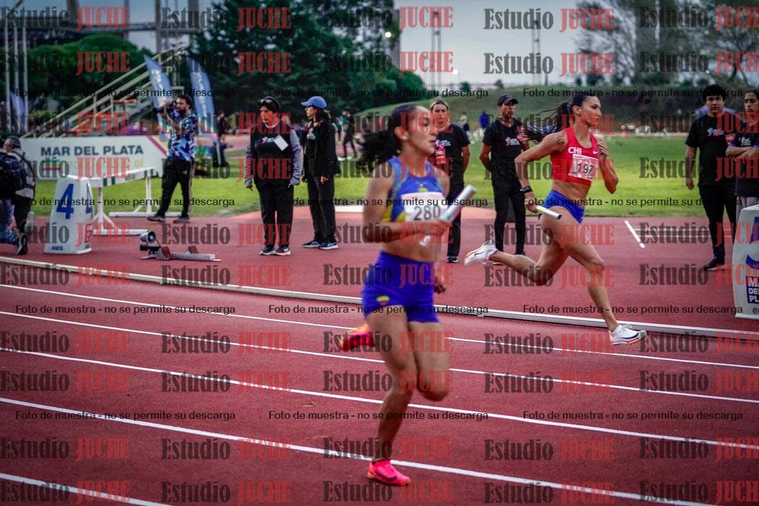 Fotos de los relevos 4x400 m mixtos