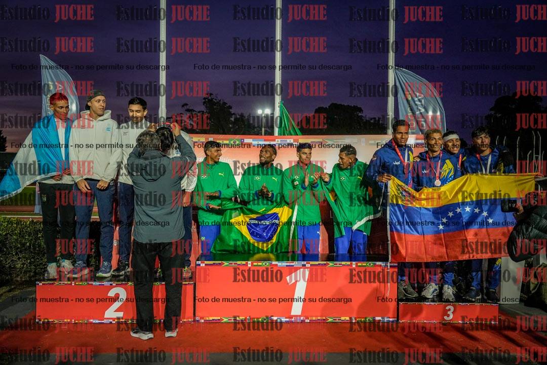 Fotos de algunos extras y podios del día 3