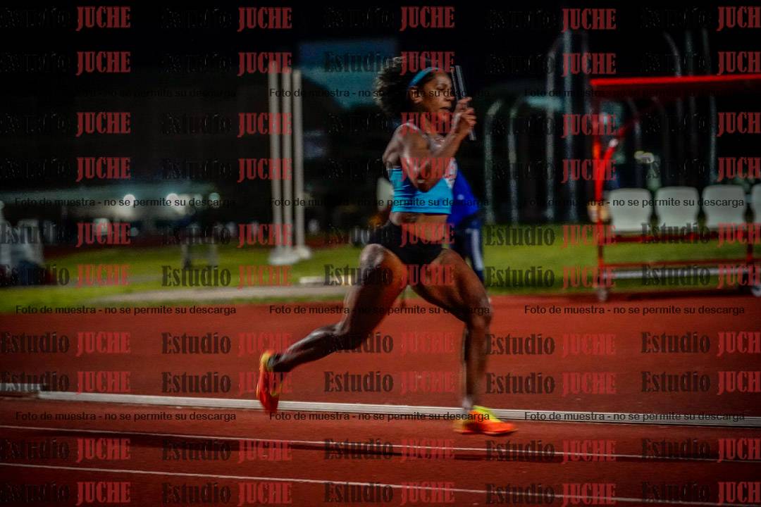 Fotos de las postas 4x100 m mixtas