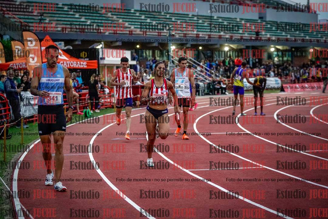 Fotos de los relevos 4x400 m mixtos