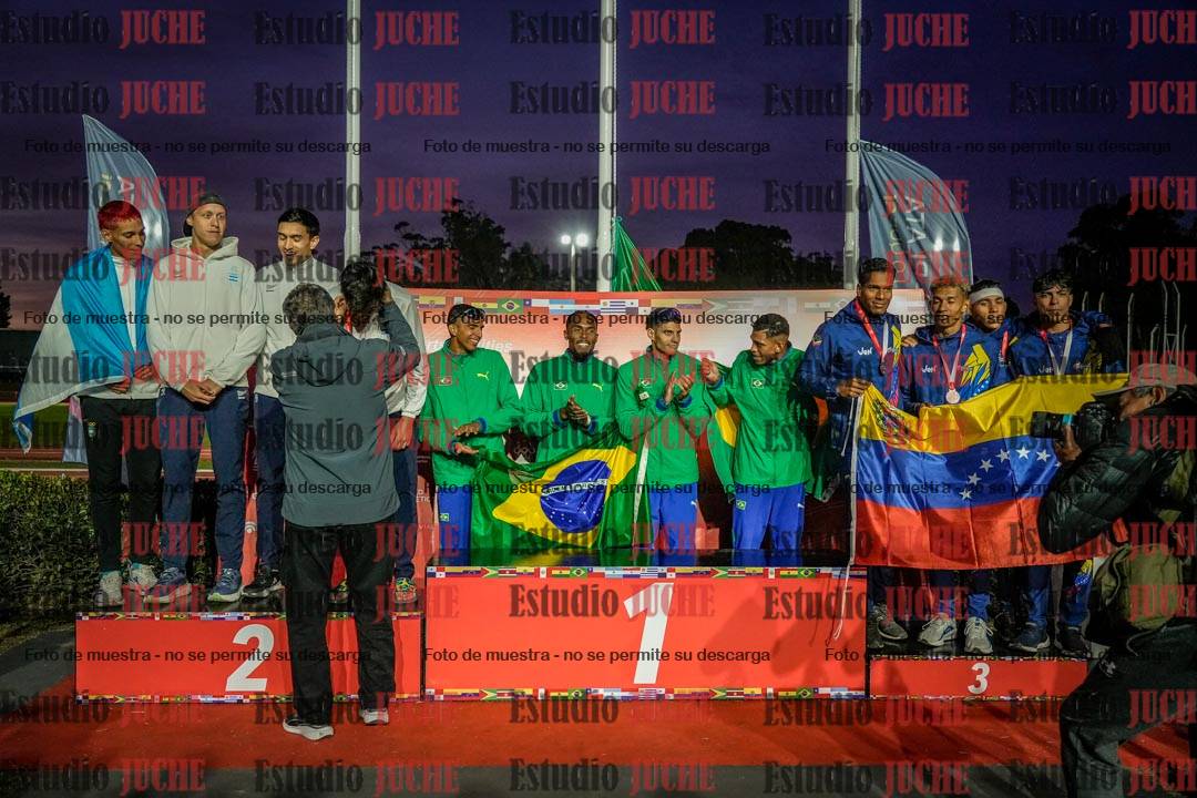 Fotos de algunos extras y podios del día 3