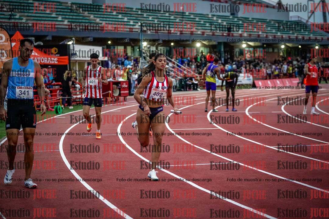 Fotos de los relevos 4x400 m mixtos