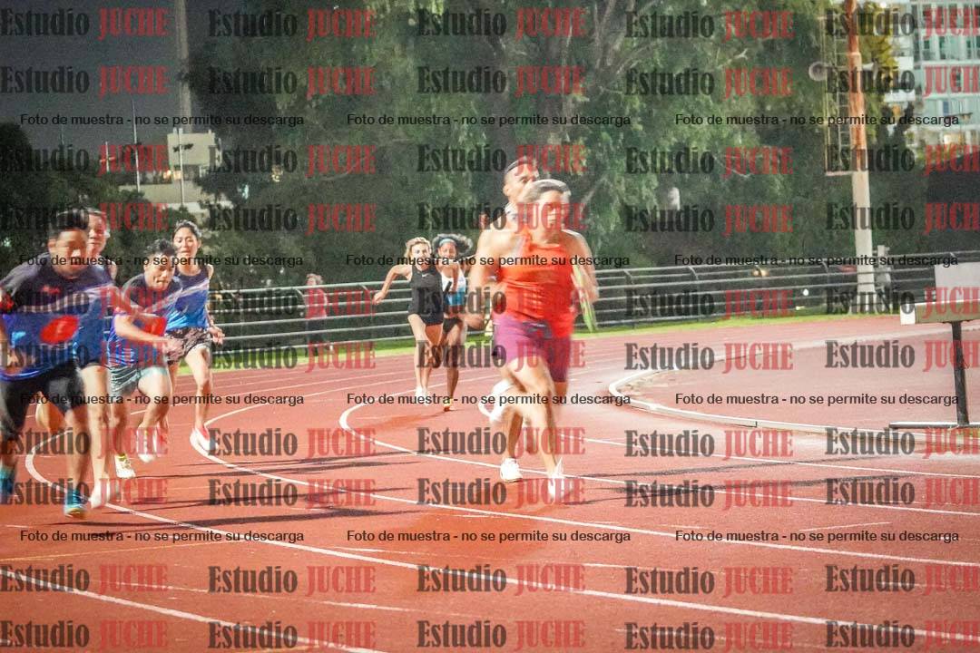 Fotos de las postas 4x100 m mixtas