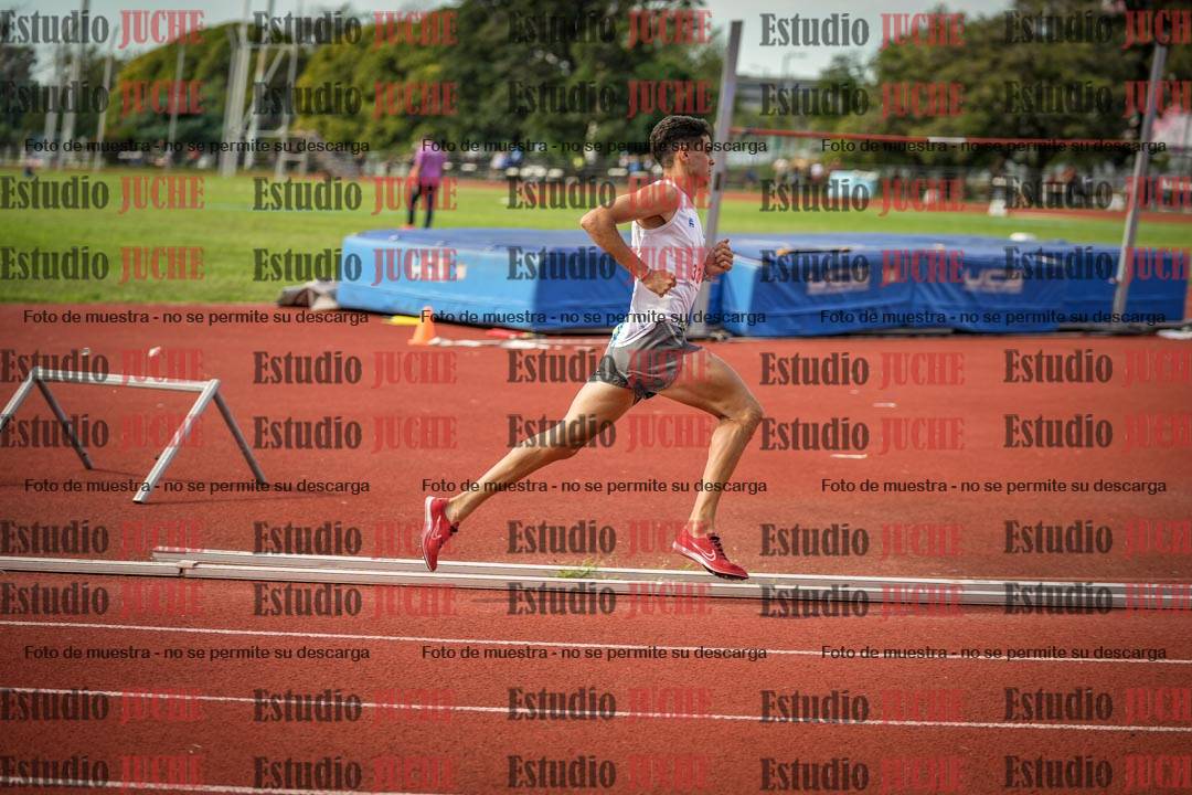 Fotos de los 800 m llanos de varones
