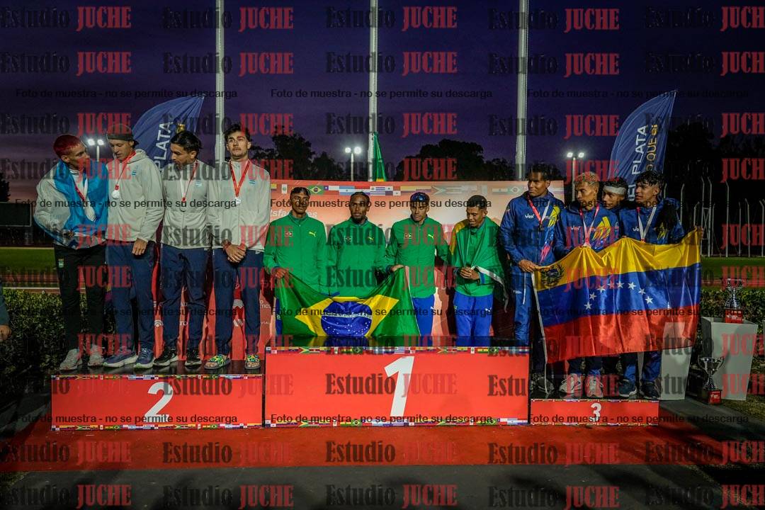 Fotos de algunos extras y podios del día 3