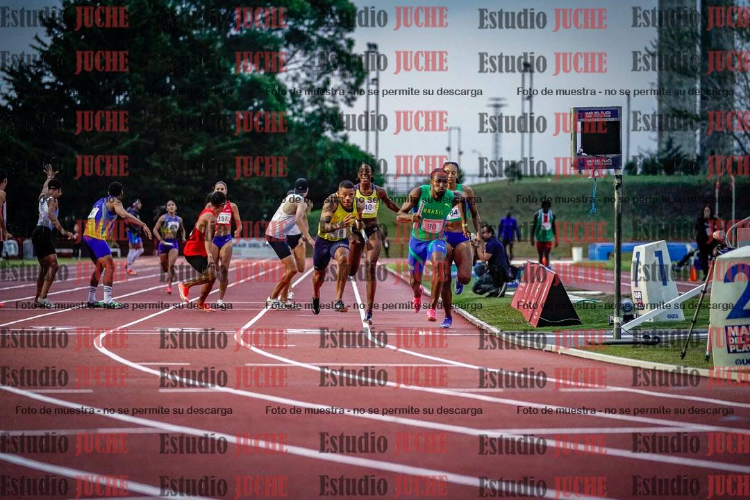 Fotos de los relevos 4x400 m mixtos
