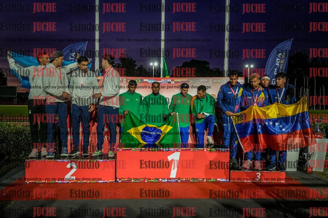 Fotos de algunos extras y podios del día 3