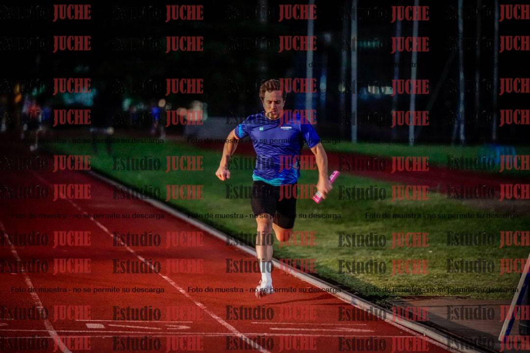 Fotos de las postas 4x100 m mixtas