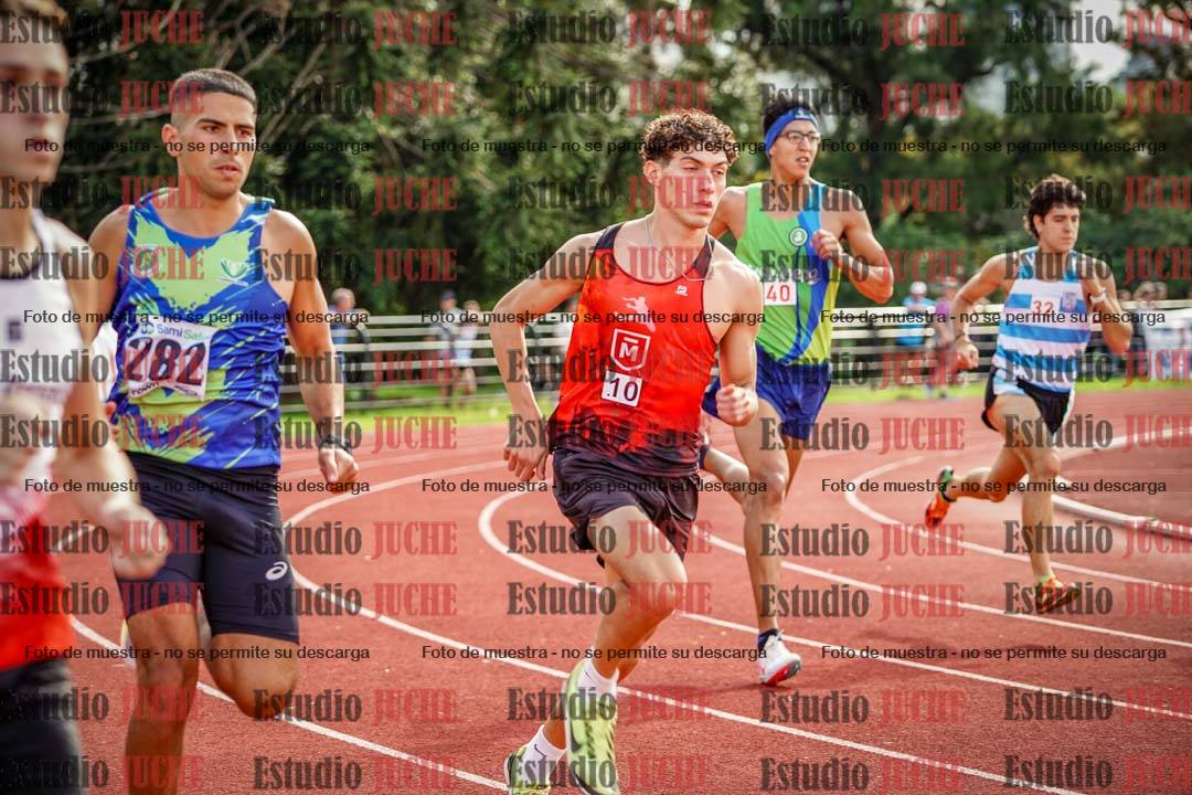 Fotos de los 800 m llanos de varones