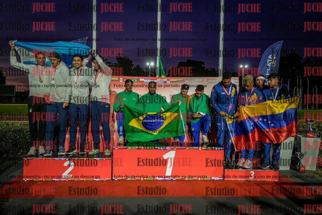 Fotos de algunos extras y podios del día 3