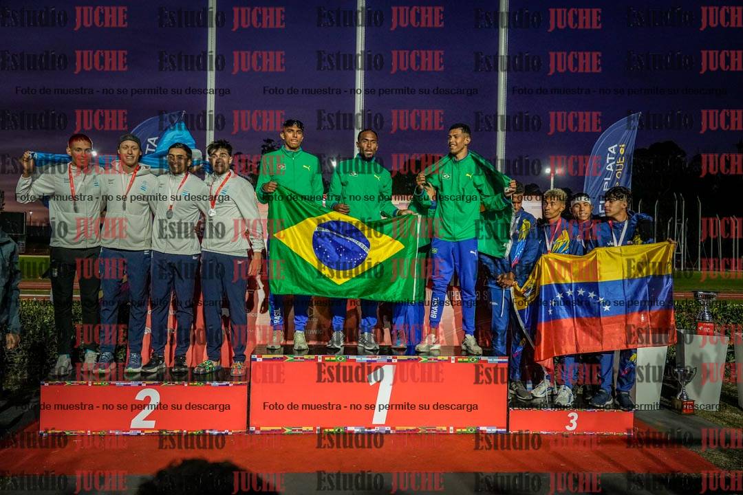 Fotos de algunos extras y podios del día 3