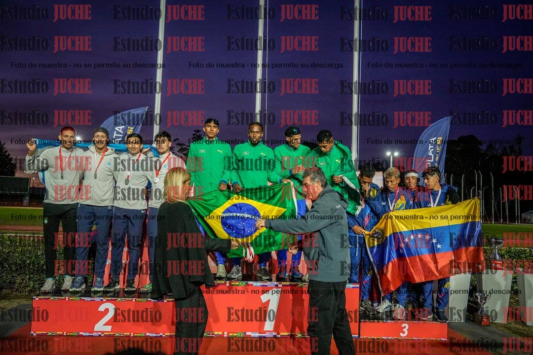 Fotos de algunos extras y podios del día 3