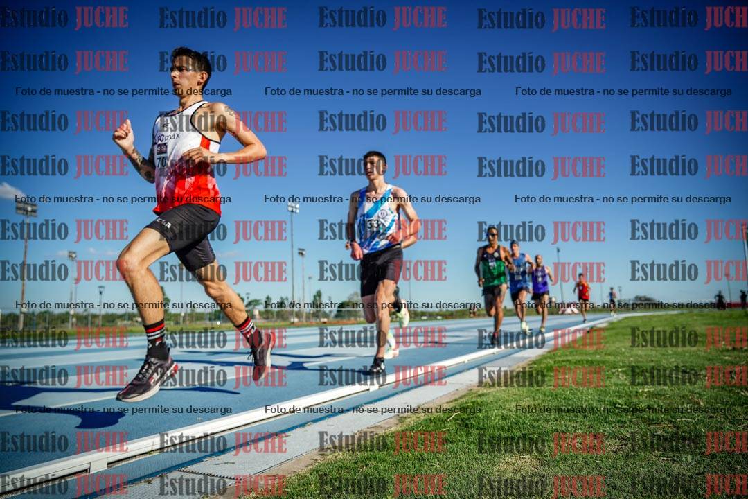 Fotos de los 3000 m llanos de varones