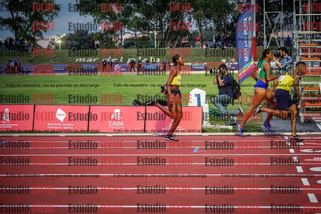 Fotos de los relevos 4x400 m mixtos