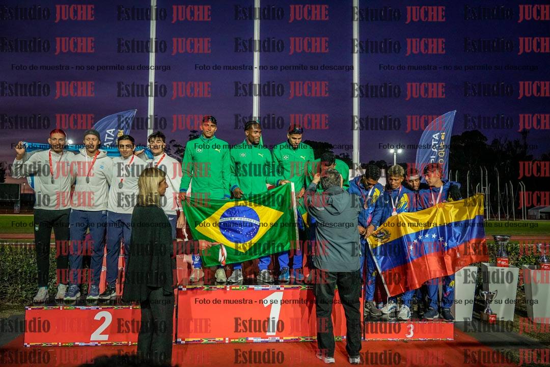 Fotos de algunos extras y podios del día 3
