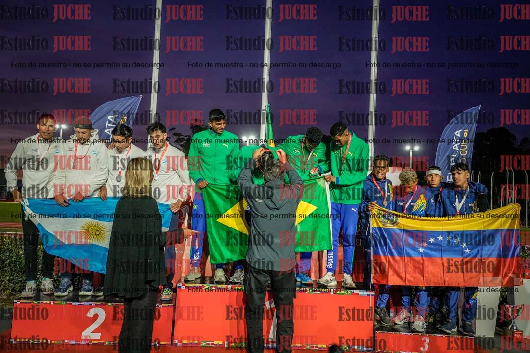 Fotos de algunos extras y podios del día 3