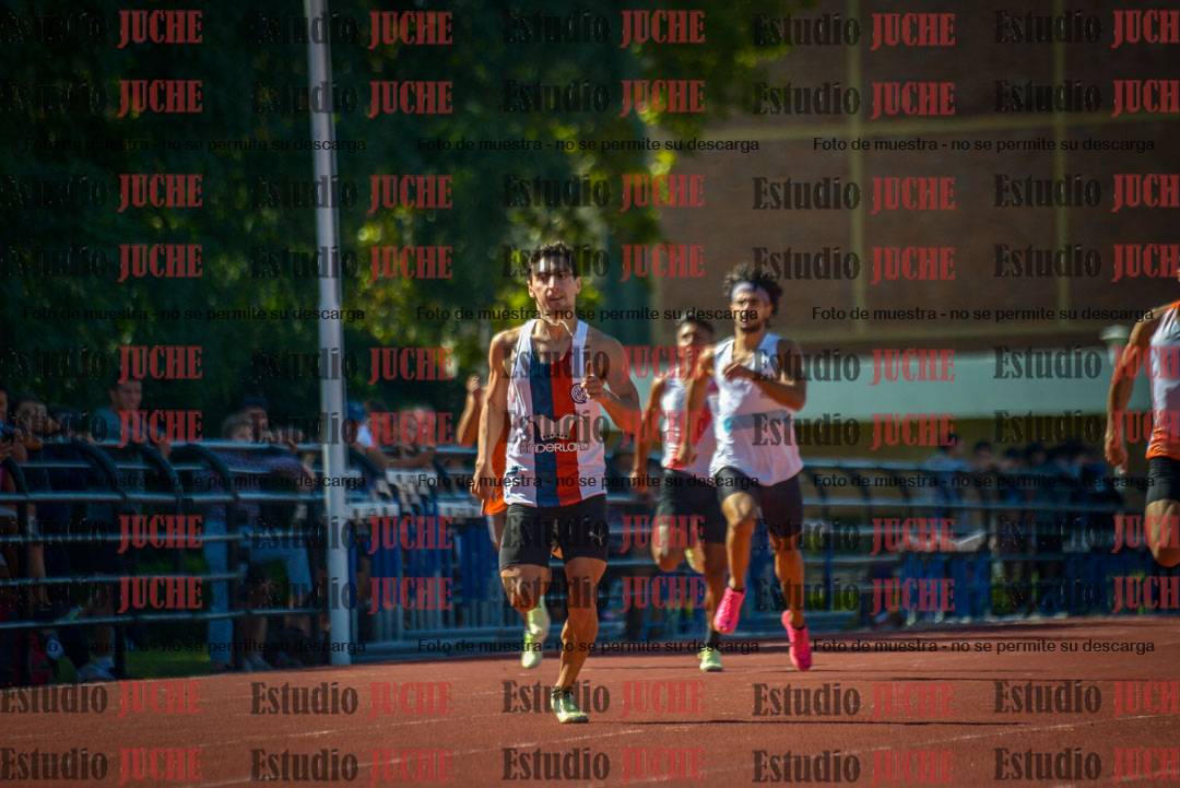 Fotos de los 400 m llanos de varones