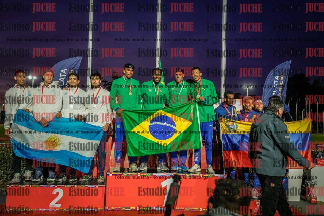 Fotos de algunos extras y podios del día 3