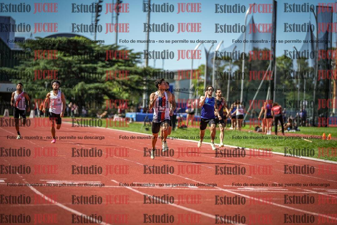 Fotos de los 400 m llanos de varones