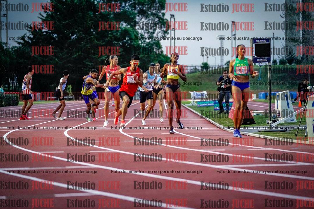 Fotos de los relevos 4x400 m mixtos