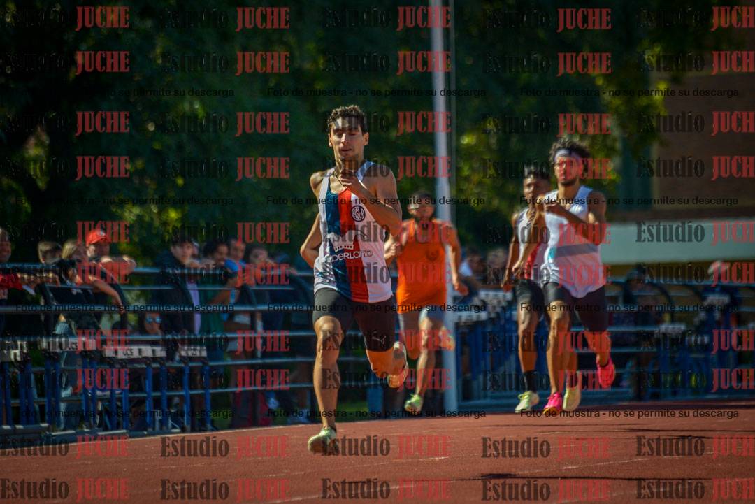 Fotos de los 400 m llanos de varones