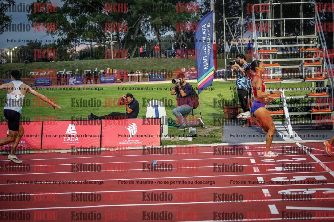 Fotos de los relevos 4x400 m mixtos