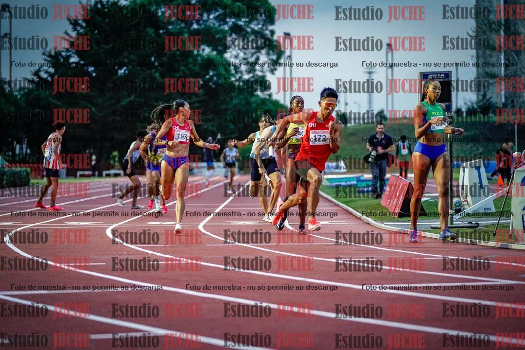 Fotos de los relevos 4x400 m mixtos