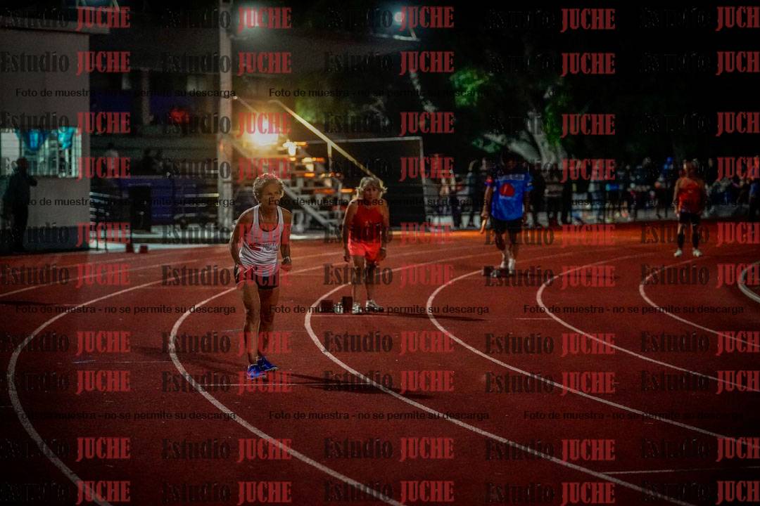 Fotos de las postas 4x100 m mixtas