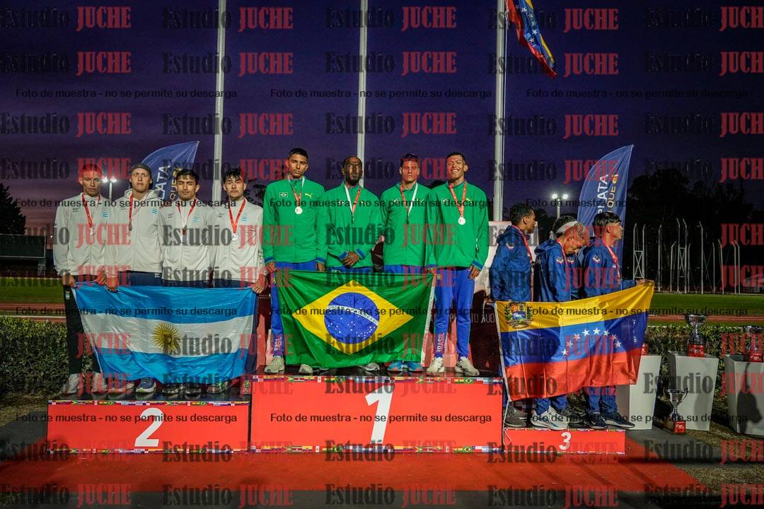 Fotos de algunos extras y podios del día 3