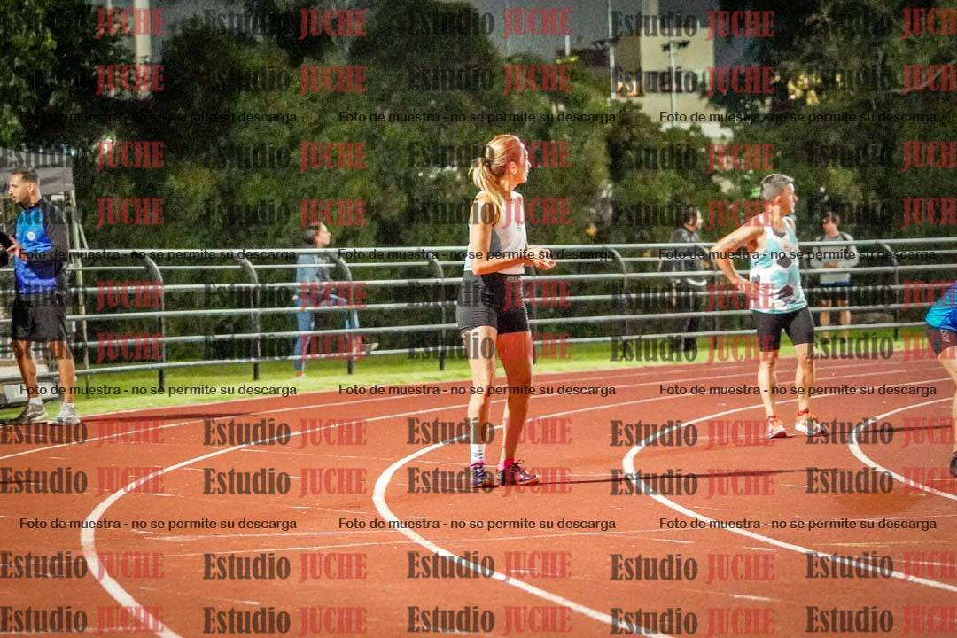 Fotos de las postas 4x100 m mixtas