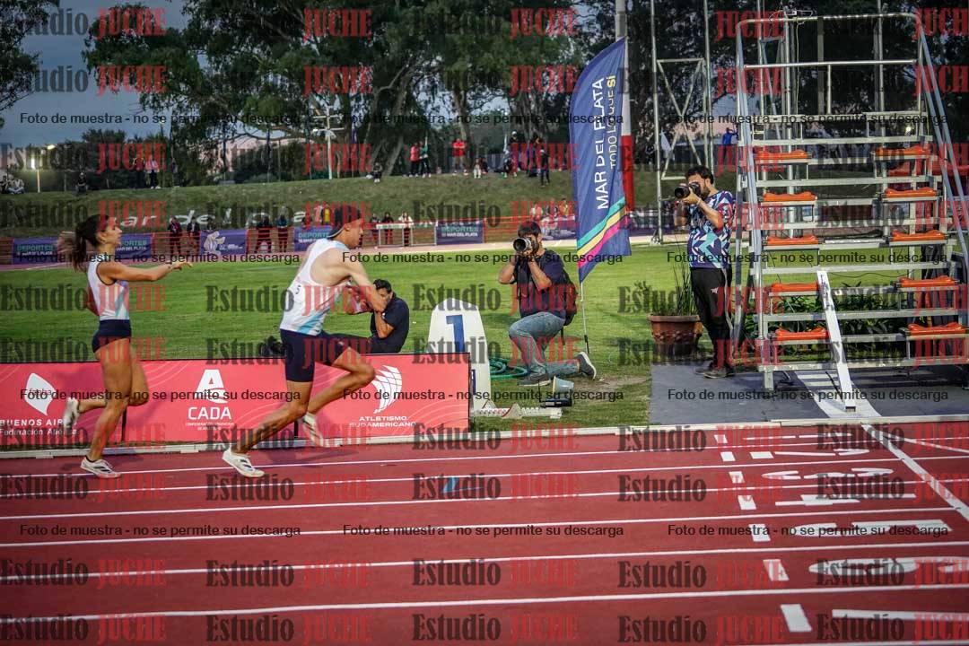 Fotos de los relevos 4x400 m mixtos
