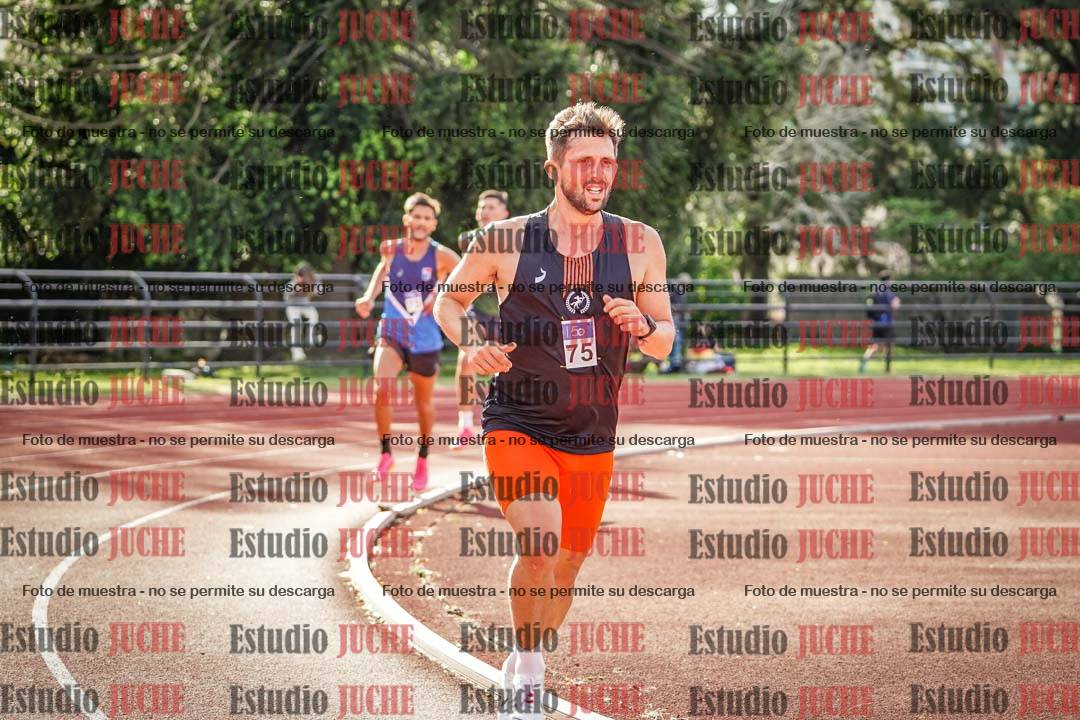 Fotos de los 3000 m llanos de varones