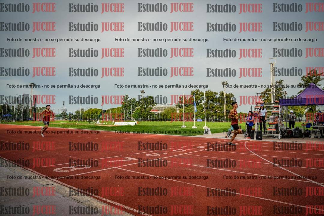 Fotos de los 400 m llanos de varones