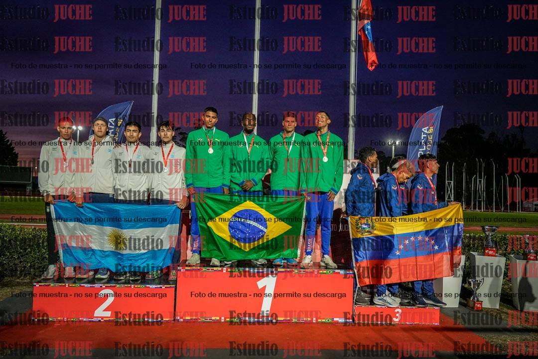 Fotos de algunos extras y podios del día 3