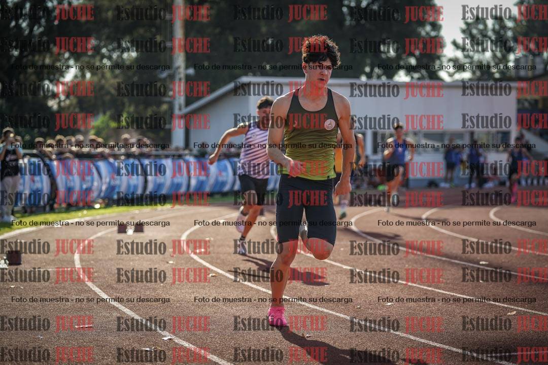 Fotos de los 400 m con vallas de varones